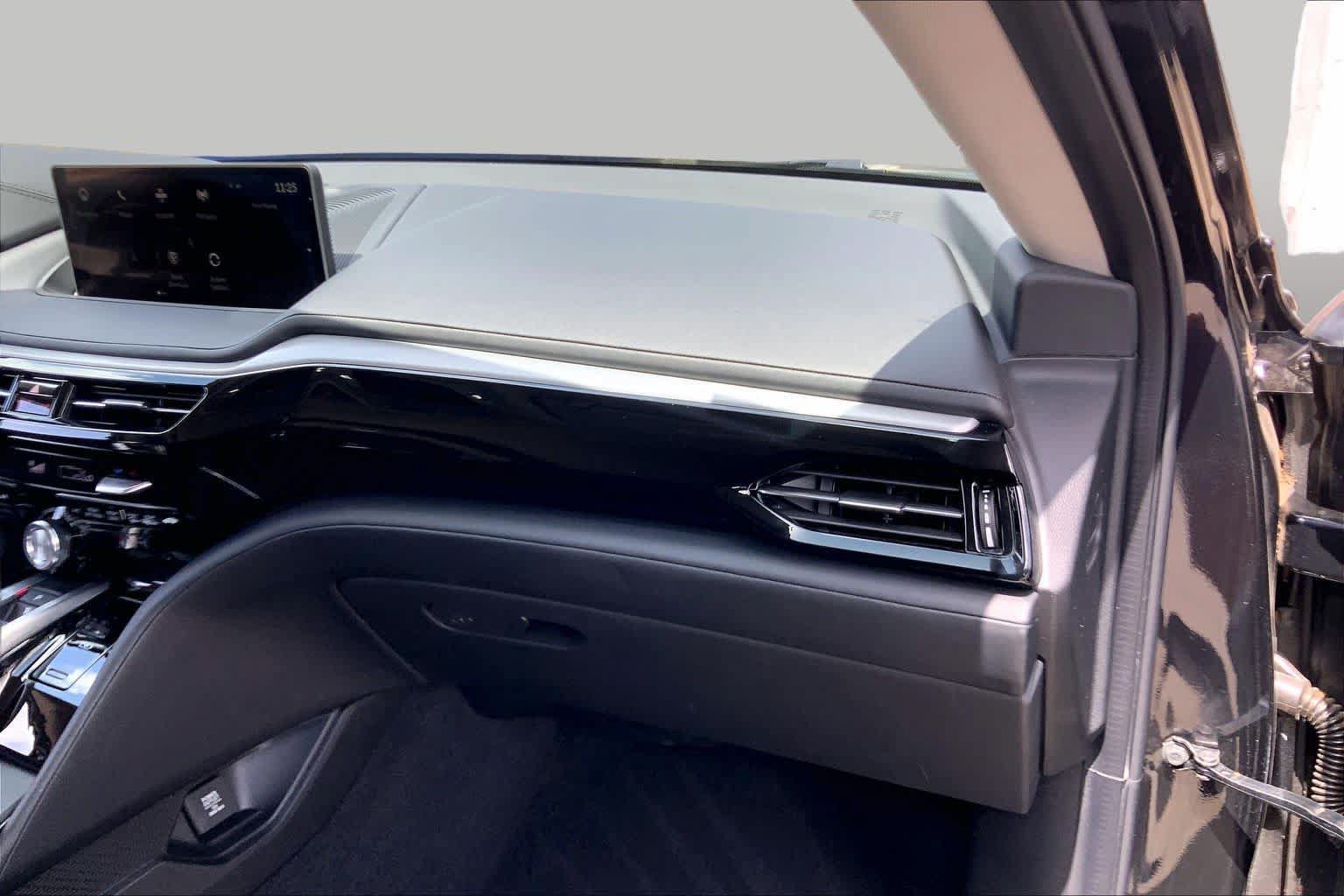 Used 2023 Acura MDX FWD w/ Technology Package image 17