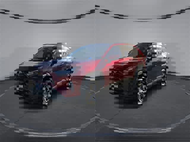 Used 2025 Toyota RAV4 XLE image 4