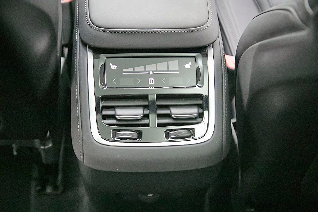 New 2026 Volvo XC90 B6 Plus w/ Protection Package Premier image 25