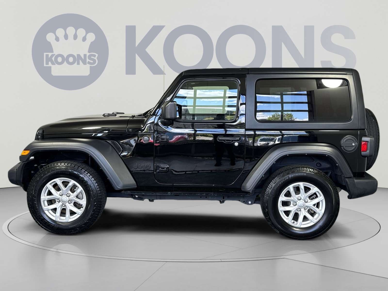 Used 2023 Jeep Wrangler Sport AWD/4WD image 2