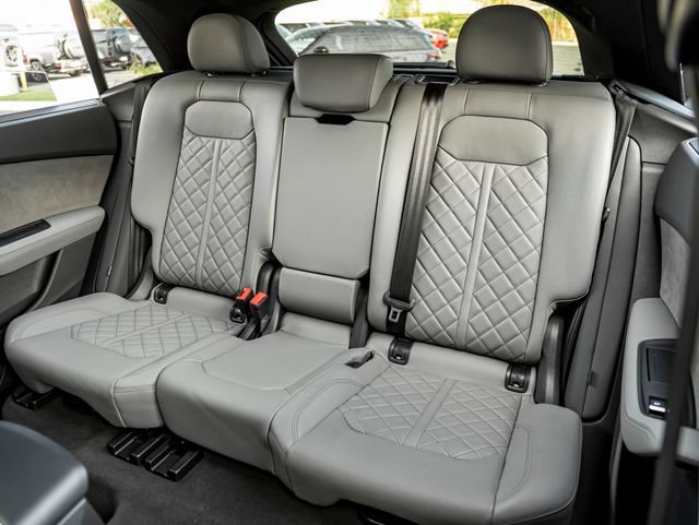 Used 2023 Audi SQ8 Premium Plus AWD/4WD image 28