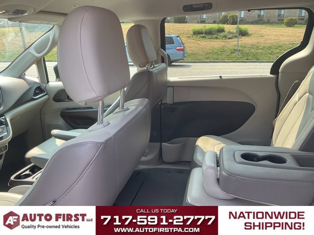 Used 2018 Chrysler Pacifica Touring-L w/ Advanced Safetytec Group FWD image 10