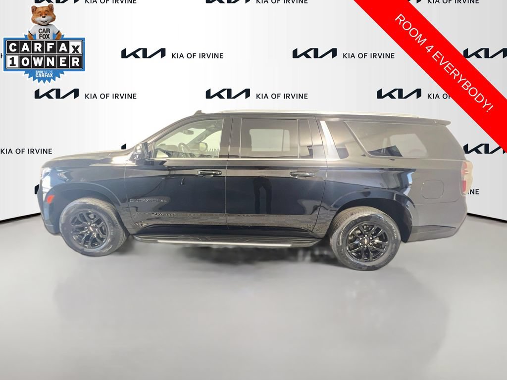 Used 2022 Chevrolet Suburban LT w/ Luxury Package RWD image 4