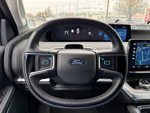 Used 2025 Ford Expedition Max Platinum image 39