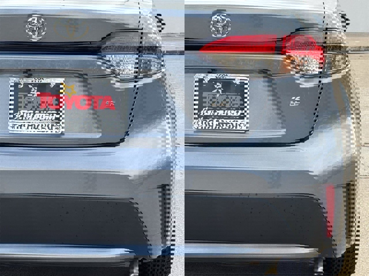 Used 2022 Toyota Corolla LE image 6