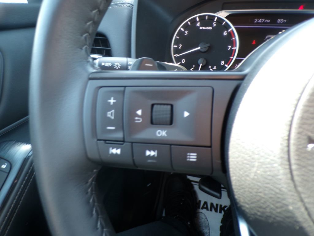 Used 2024 Nissan Rogue SV w/ SV Premium Package image 22