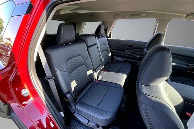 New 2026 Nissan Pathfinder SV image 8