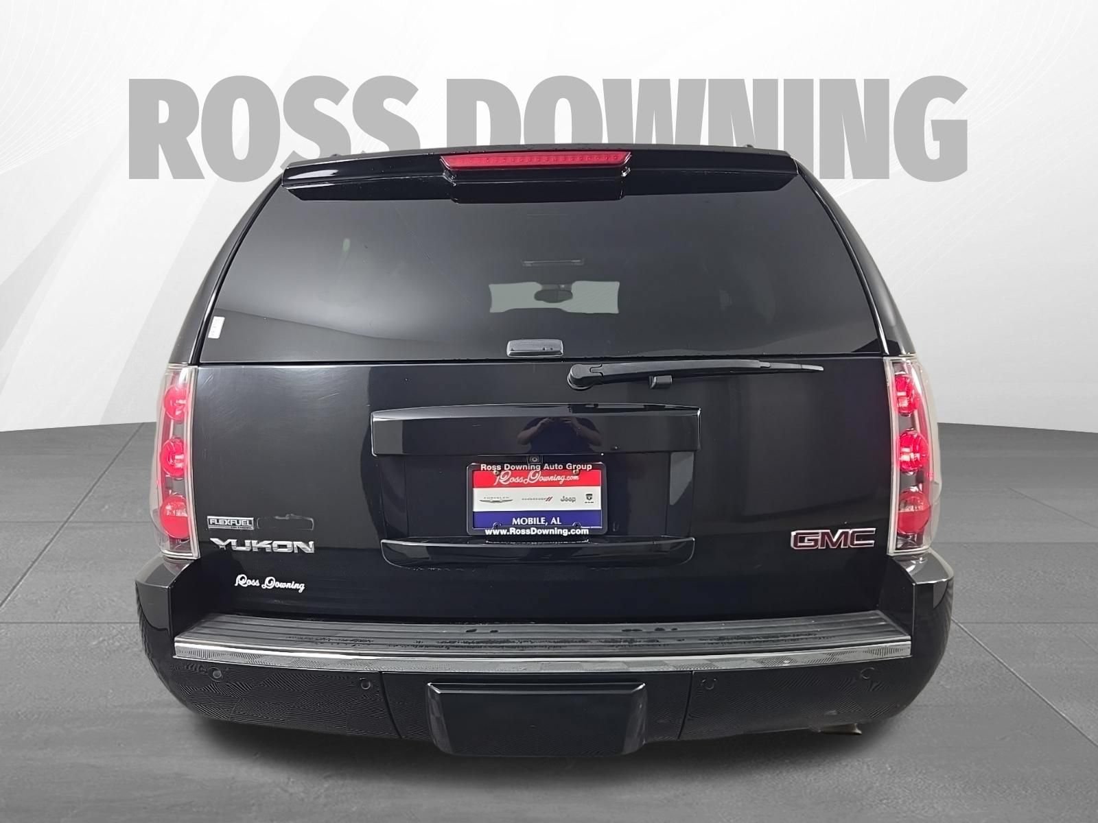 Used 2012 GMC Yukon Denali RWD image 5