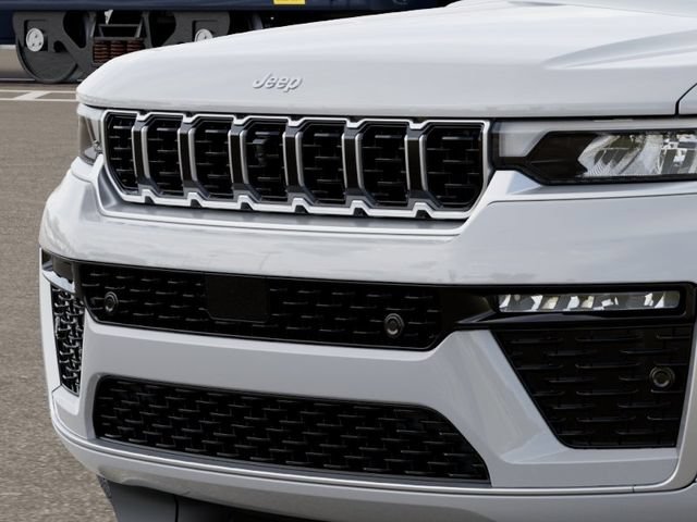 New 2026 Jeep Grand Cherokee Summit AWD/4WD image 12