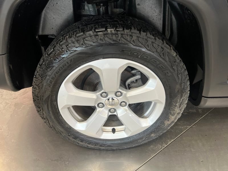Used 2020 Jeep Compass Latitude w/ Cold Weather Group AWD/4WD image 9