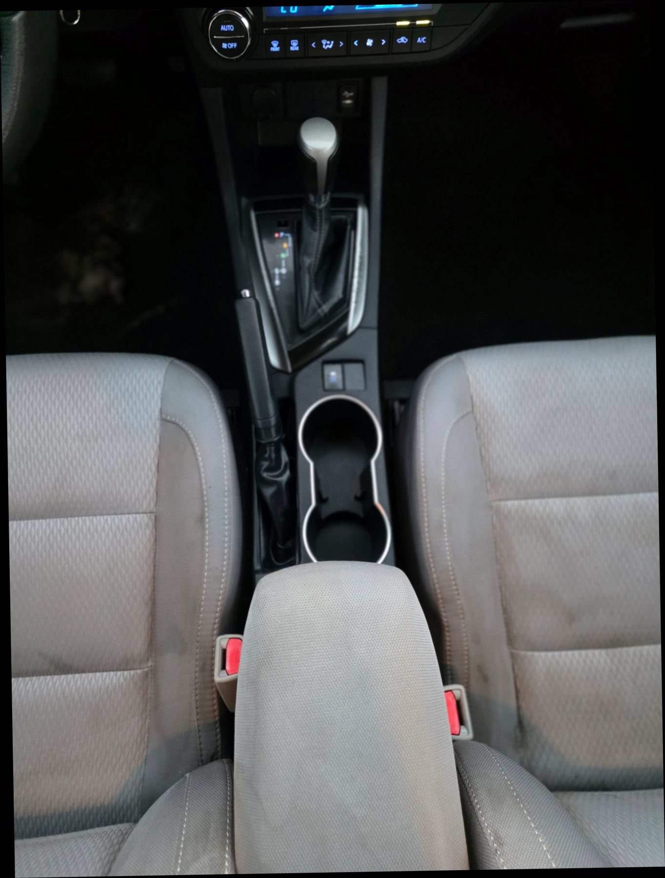 Used 2016 Toyota Corolla LE FWD image 21