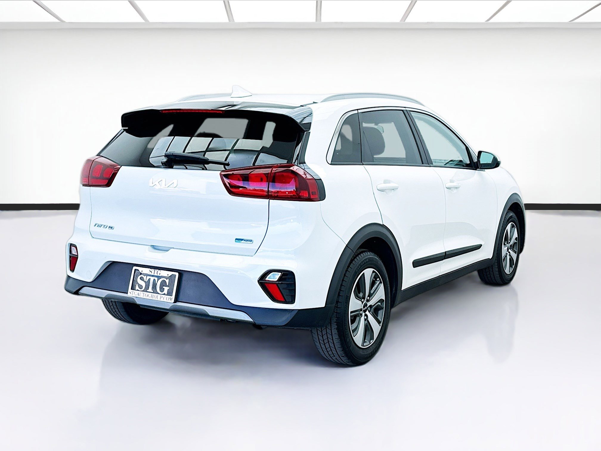 Used 2022 Kia Niro LX image 4