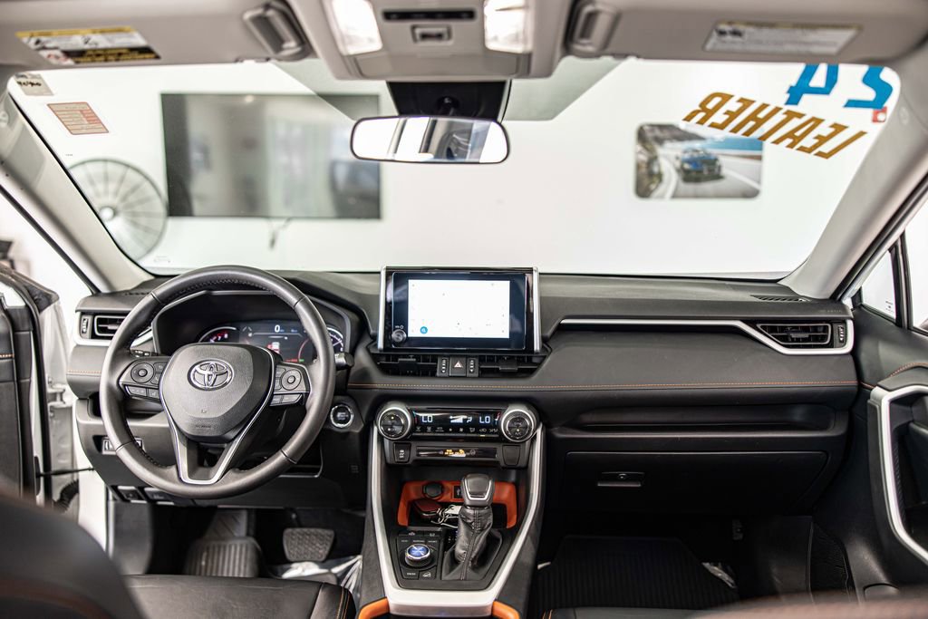 Used 2024 Toyota RAV4 Adventure image 33