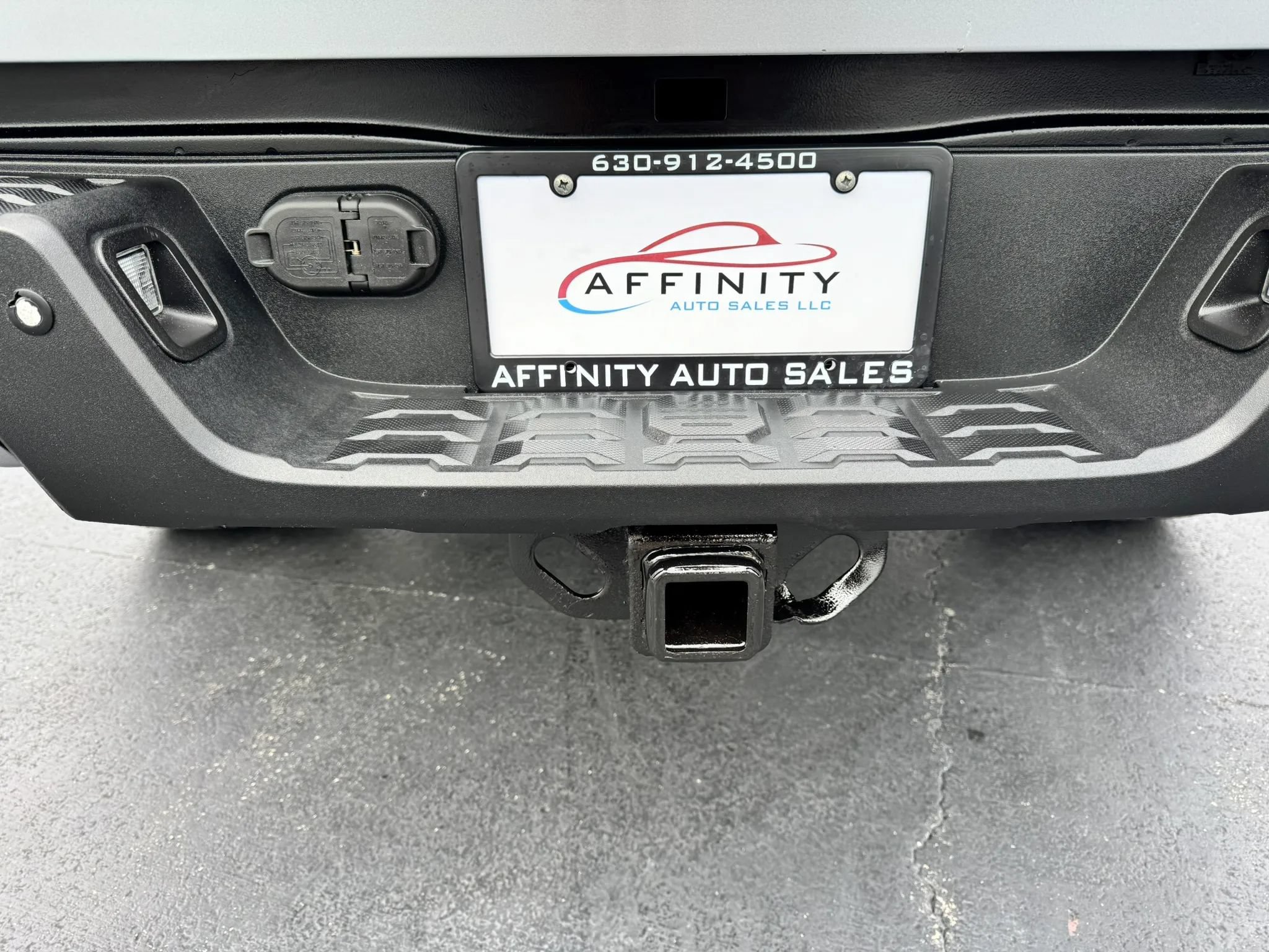 Used 2018 Toyota Tacoma TRD Off-Road w/ Technology Package AWD/4WD image 38