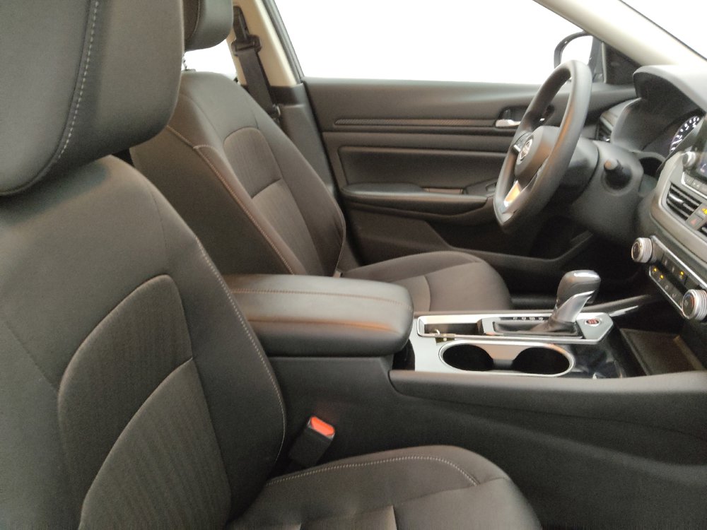 Used 2024 Nissan Altima 2.5 SV image 21
