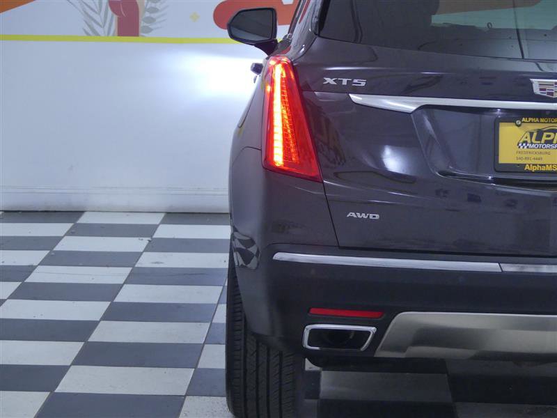 Used 2017 Cadillac XT5 Platinum AWD/4WD image 32