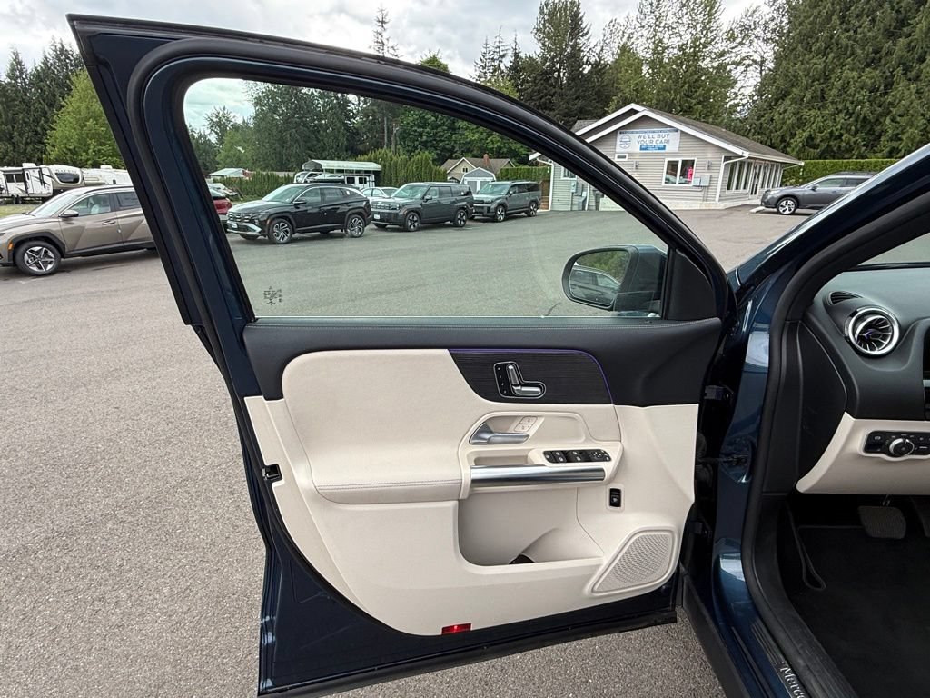 Used 2022 Mercedes-Benz GLA 250 4MATIC image 11