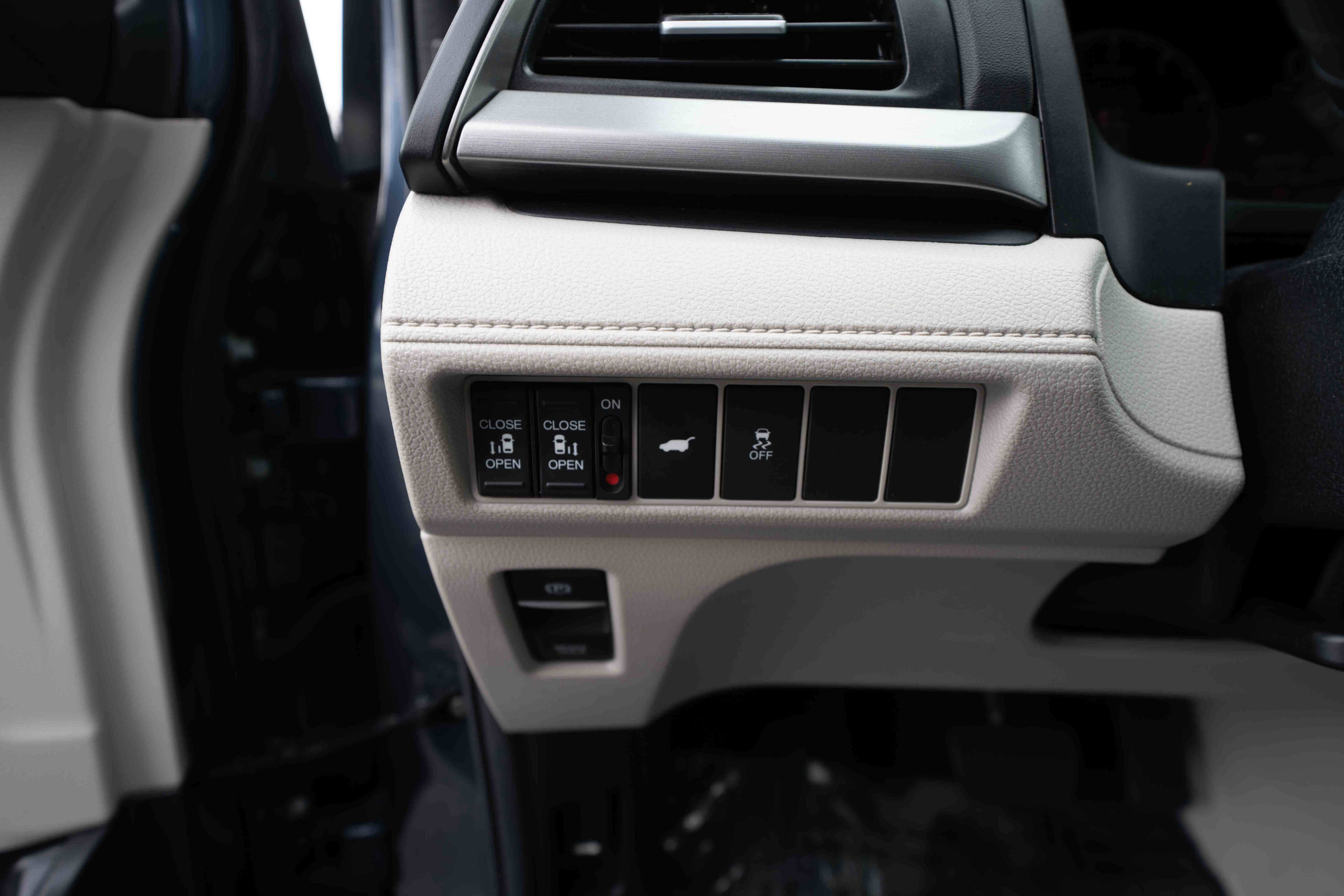 Certified 2025 Honda Odyssey EX-L image 11