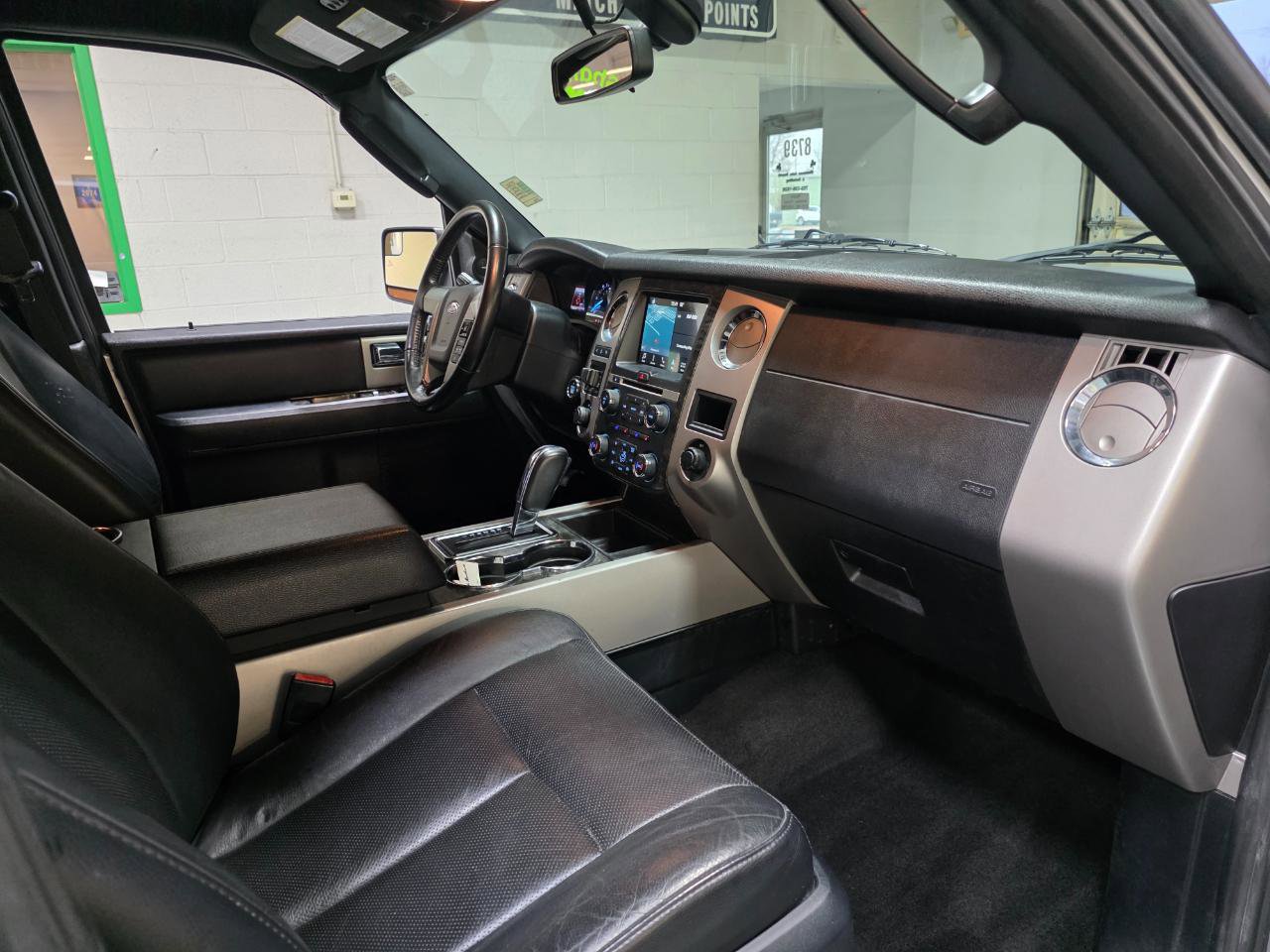 Used 2017 Ford Expedition EL Limited image 28
