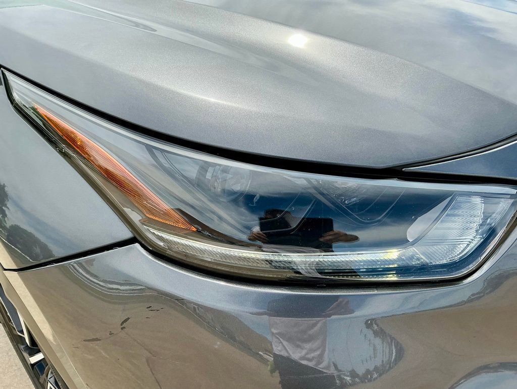 Used 2022 Toyota Highlander XSE FWD image 8