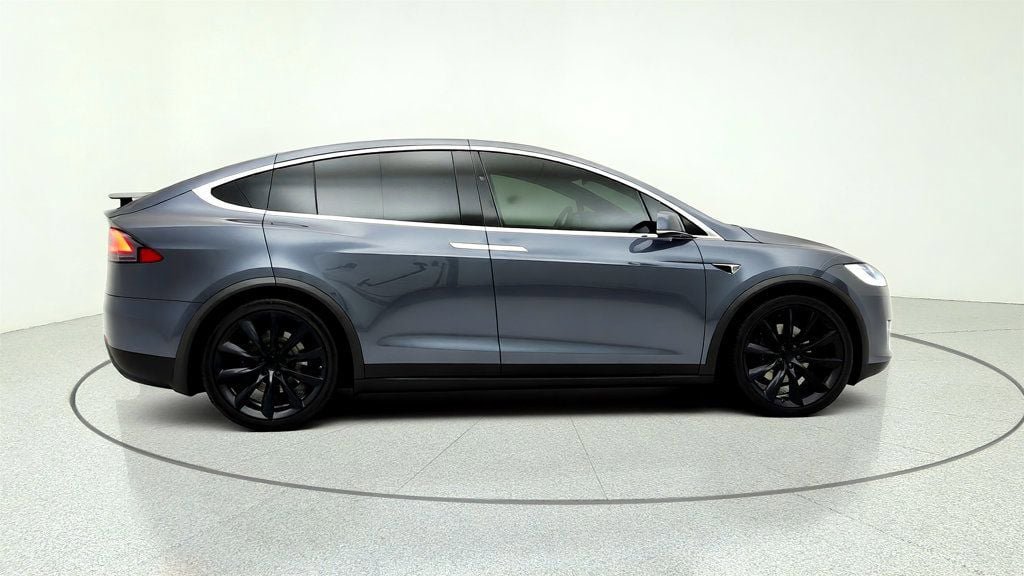 Used 2018 Tesla Model X 75D AWD/4WD image 4