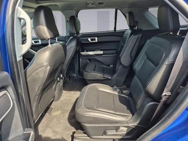 Used 2022 Ford Explorer XLT w/ Equipment Group 202A image 16