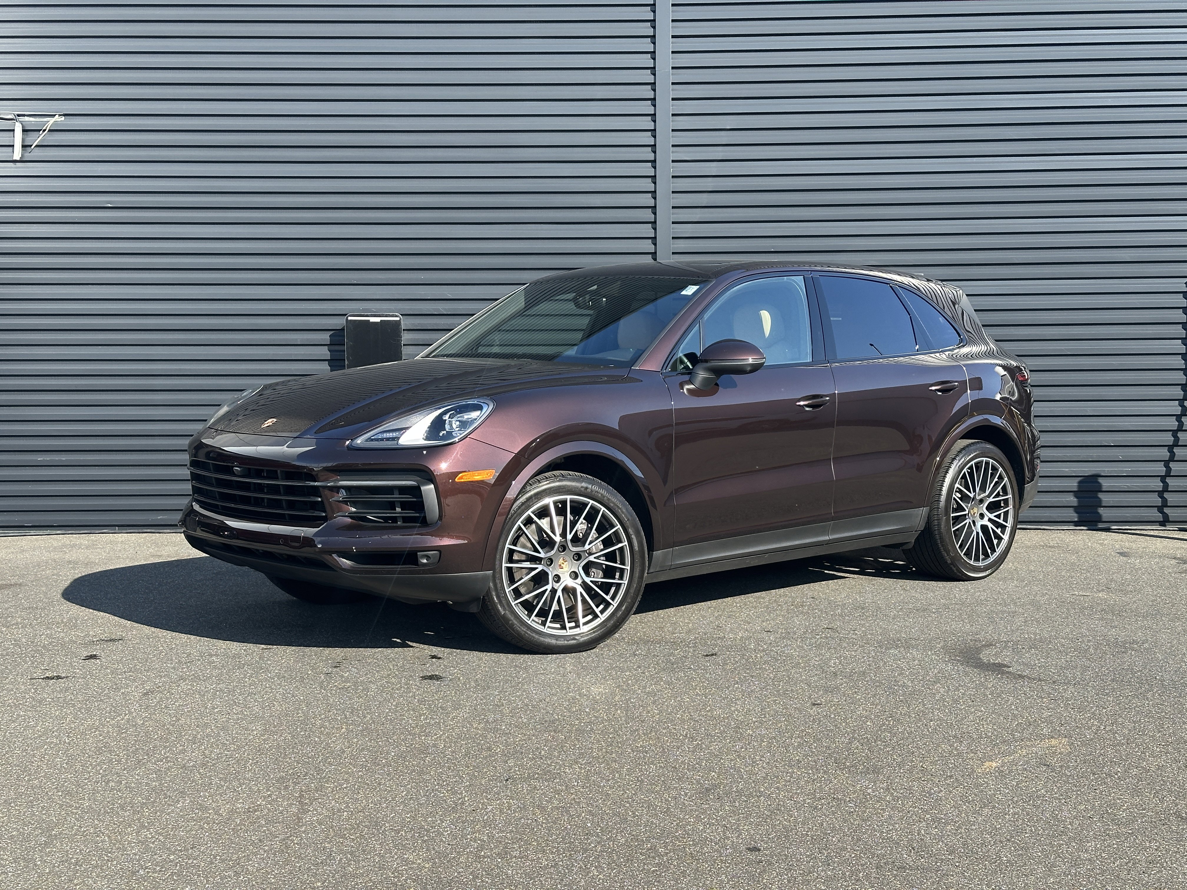 Certified 2023 Porsche Cayenne image 1