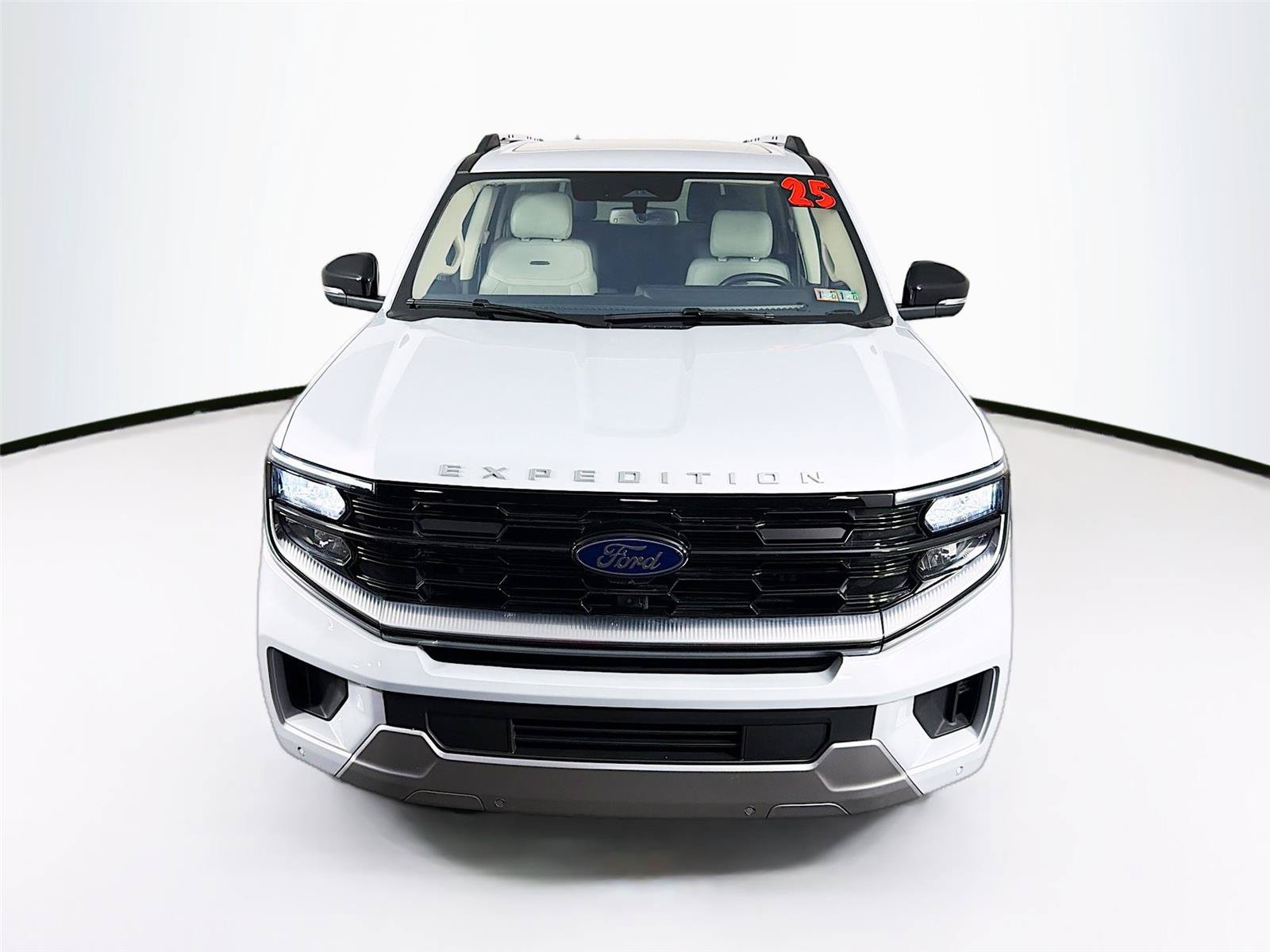 Used 2025 Ford Expedition Platinum AWD/4WD image 13