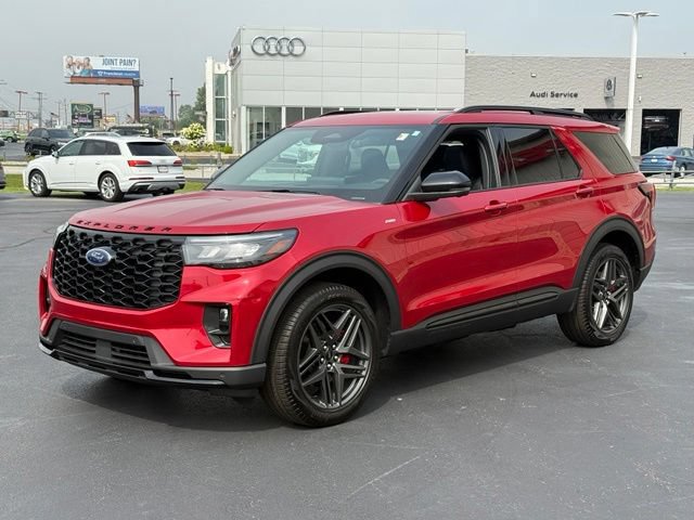 Used 2025 Ford Explorer ST-Line w/ Premium Package AWD/4WD image 3