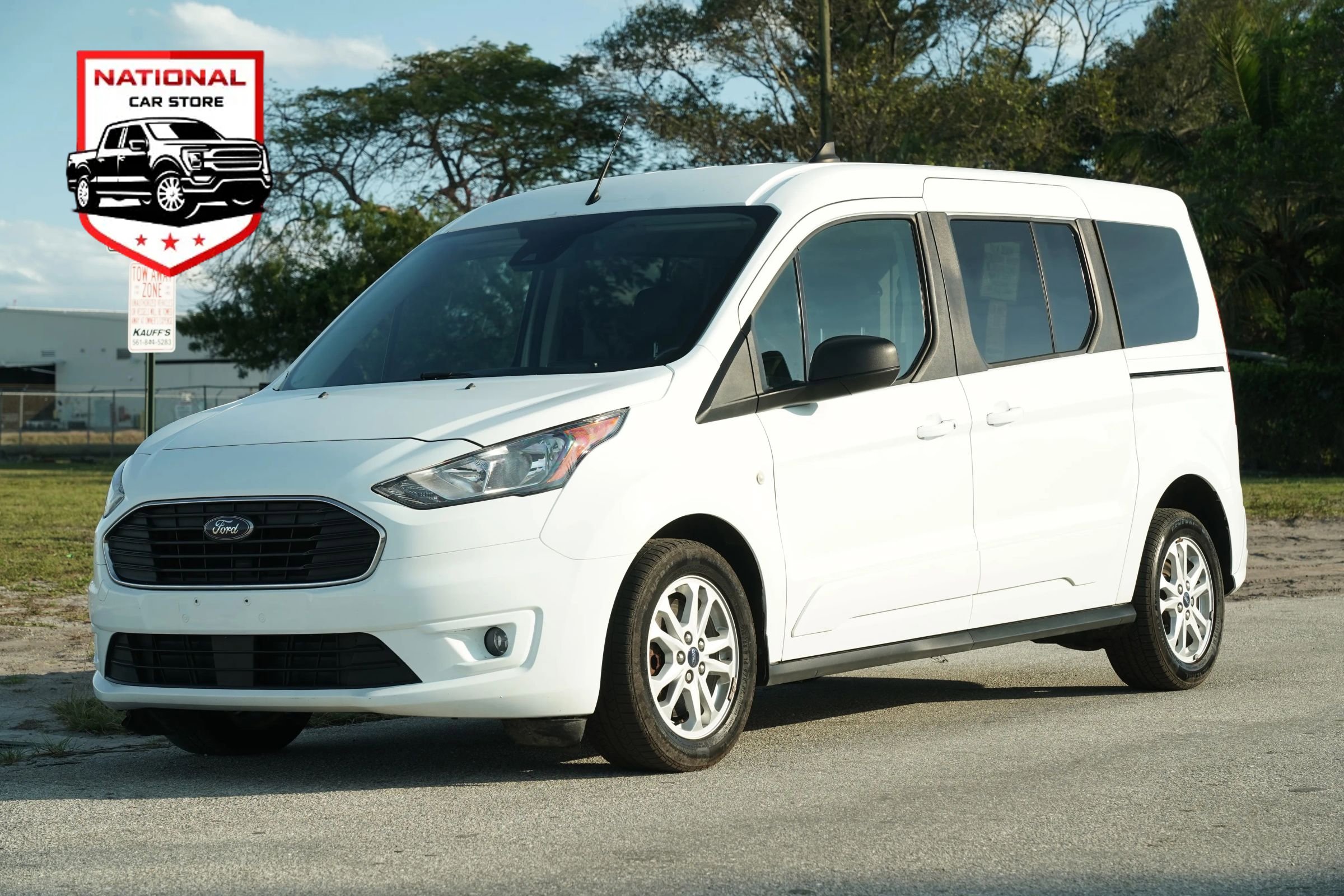 Used 2021 Ford Transit Connect XLT FWD image 1
