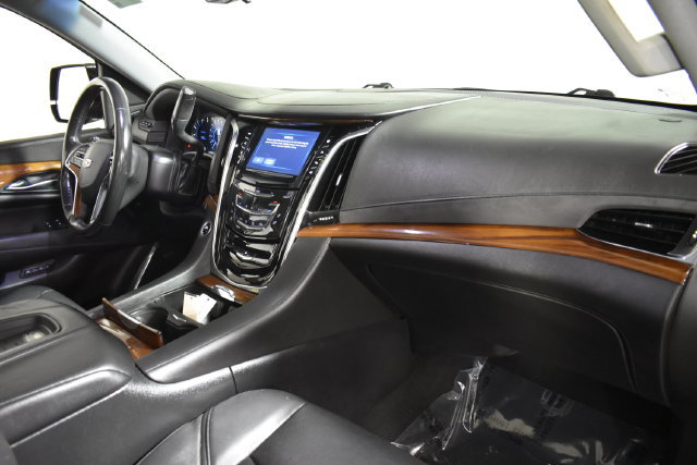 Used 2017 Cadillac Escalade Premium Luxury AWD/4WD image 40