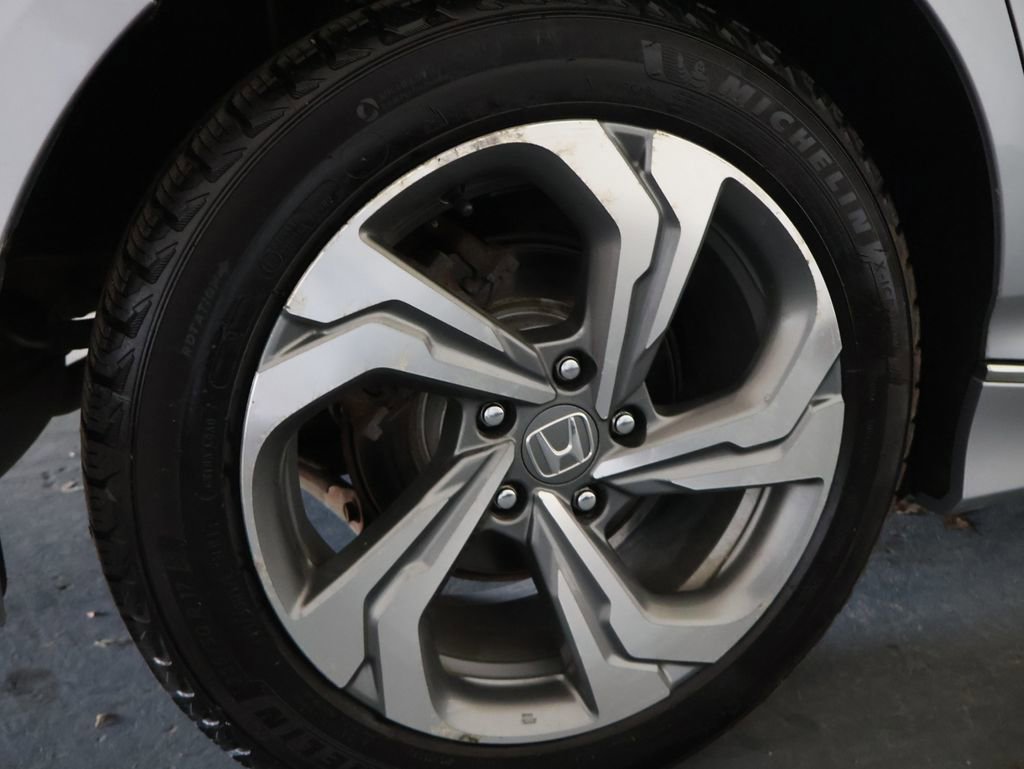 Used 2018 Honda Accord EX image 30