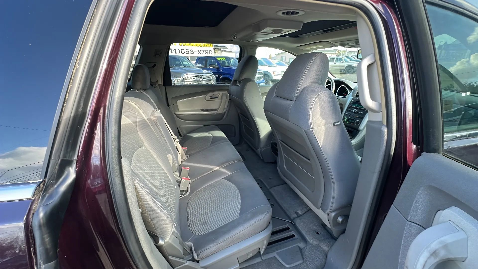 Used 2009 Chevrolet Traverse LT FWD image 12