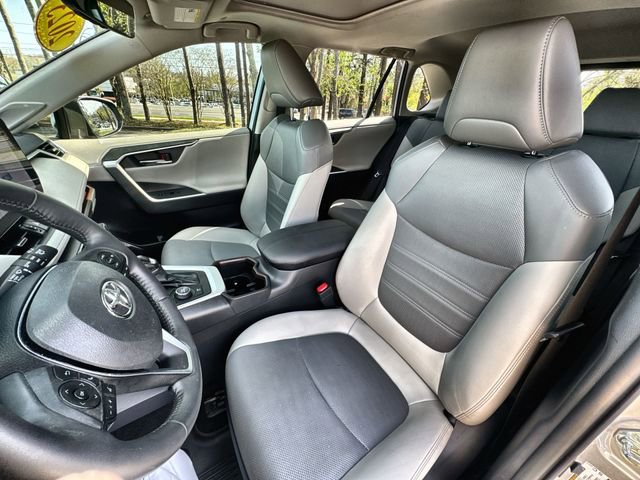 Used 2023 Toyota RAV4 Limited image 20