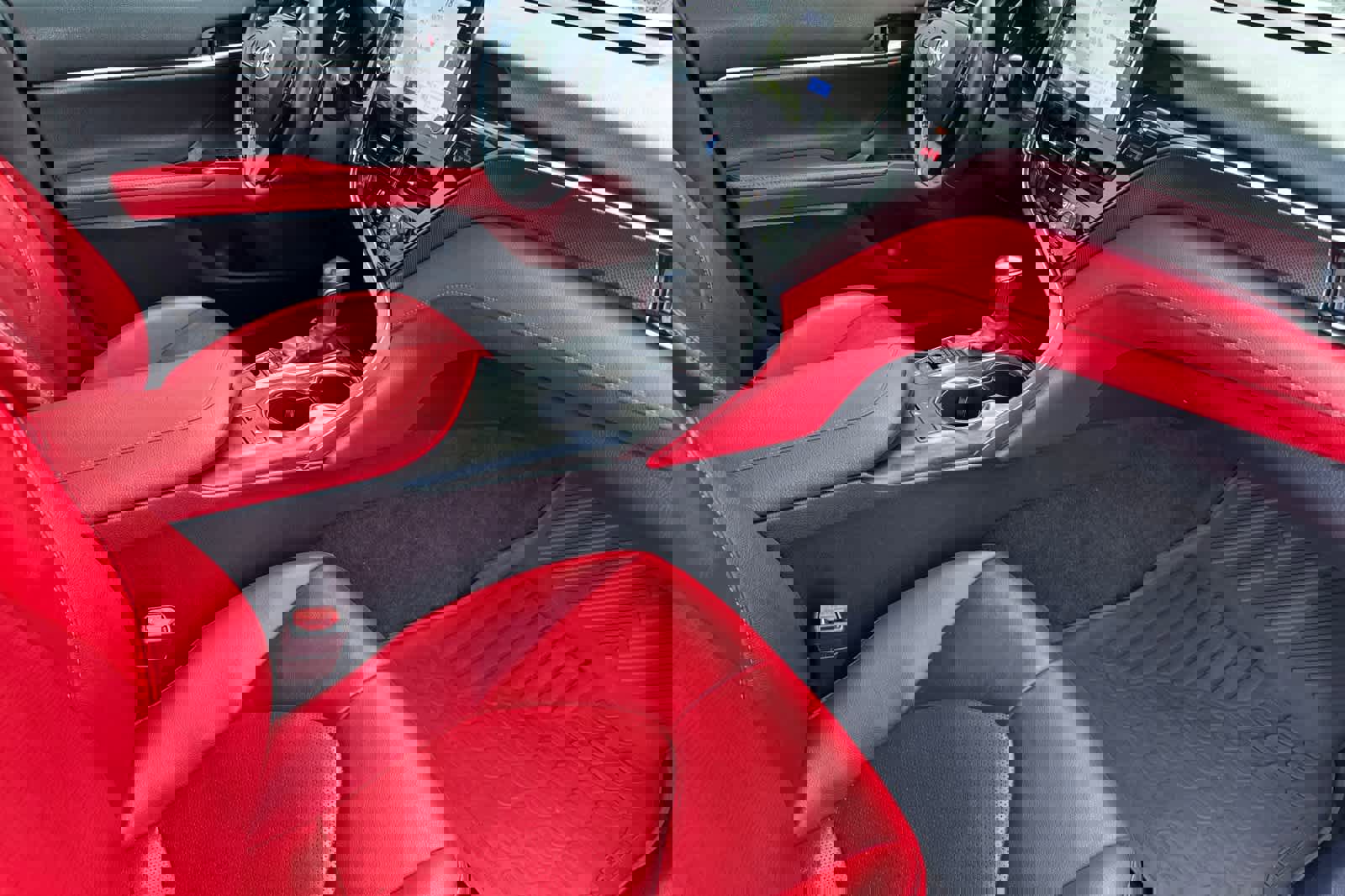 Used 2022 Toyota Camry XSE image 16