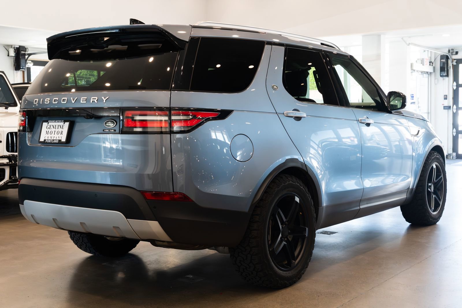Used 2018 Land Rover Discovery HSE Luxury AWD/4WD image 4