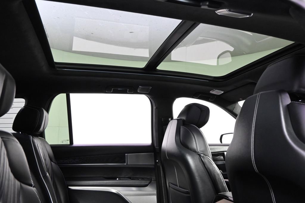 Certified 2026 Cadillac Vistiq Platinum w/ LPO, Floor Liner Package AWD/4WD image 17