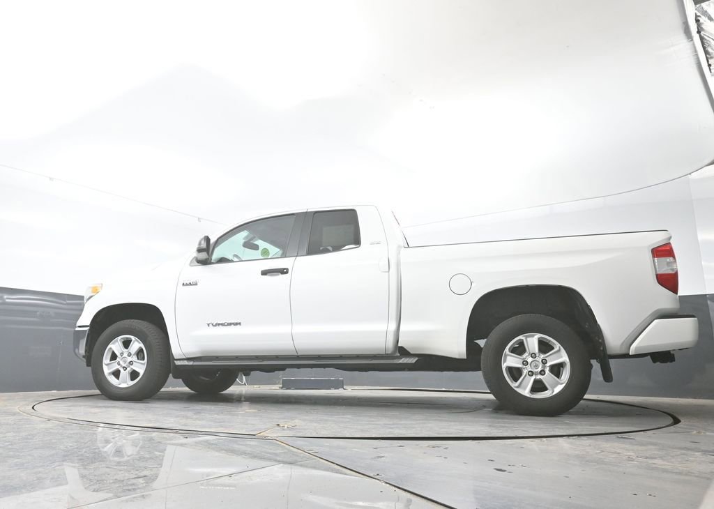 Used 2016 Toyota Tundra SR5 w/ SR5 Upgrade Package image 54