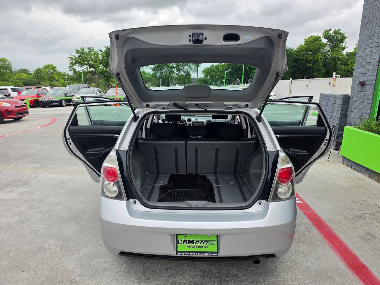 Used 2009 Pontiac Vibe w/ Preferred Package FWD image 24