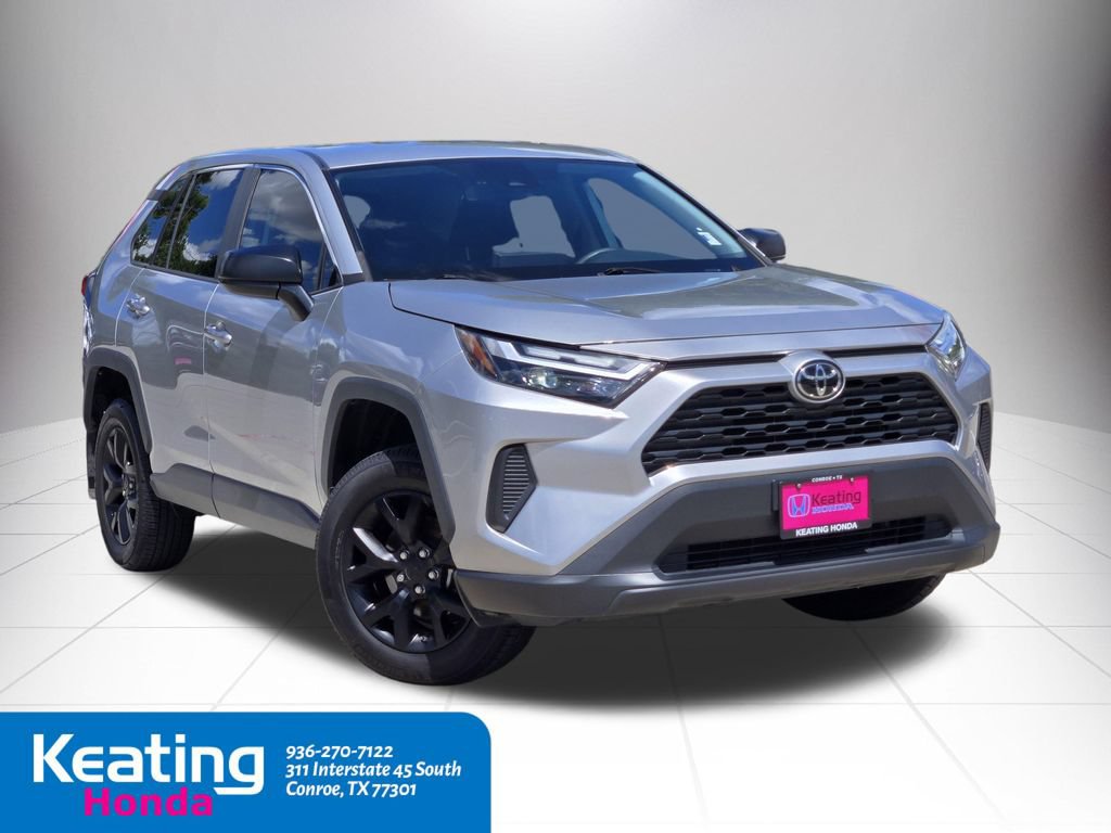 Used 2023 Toyota RAV4 LE FWD image 3
