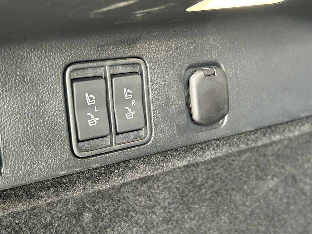 Used 2024 Lexus RX 500h F Sport w/ Convenience Package image 16