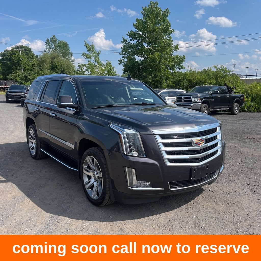 Used 2018 Cadillac Escalade Luxury AWD/4WD image 1