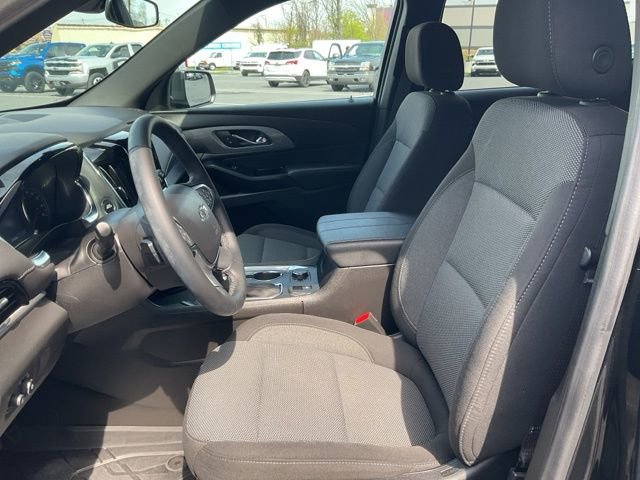 Certified 2023 Chevrolet Traverse LT w/ Midnight/Sport Edition AWD/4WD image 2