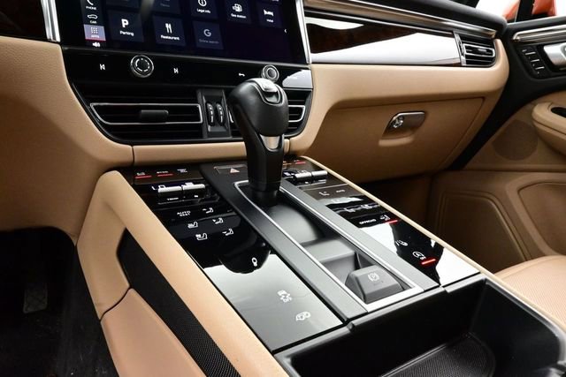 Certified 2023 Porsche Macan S AWD/4WD image 11