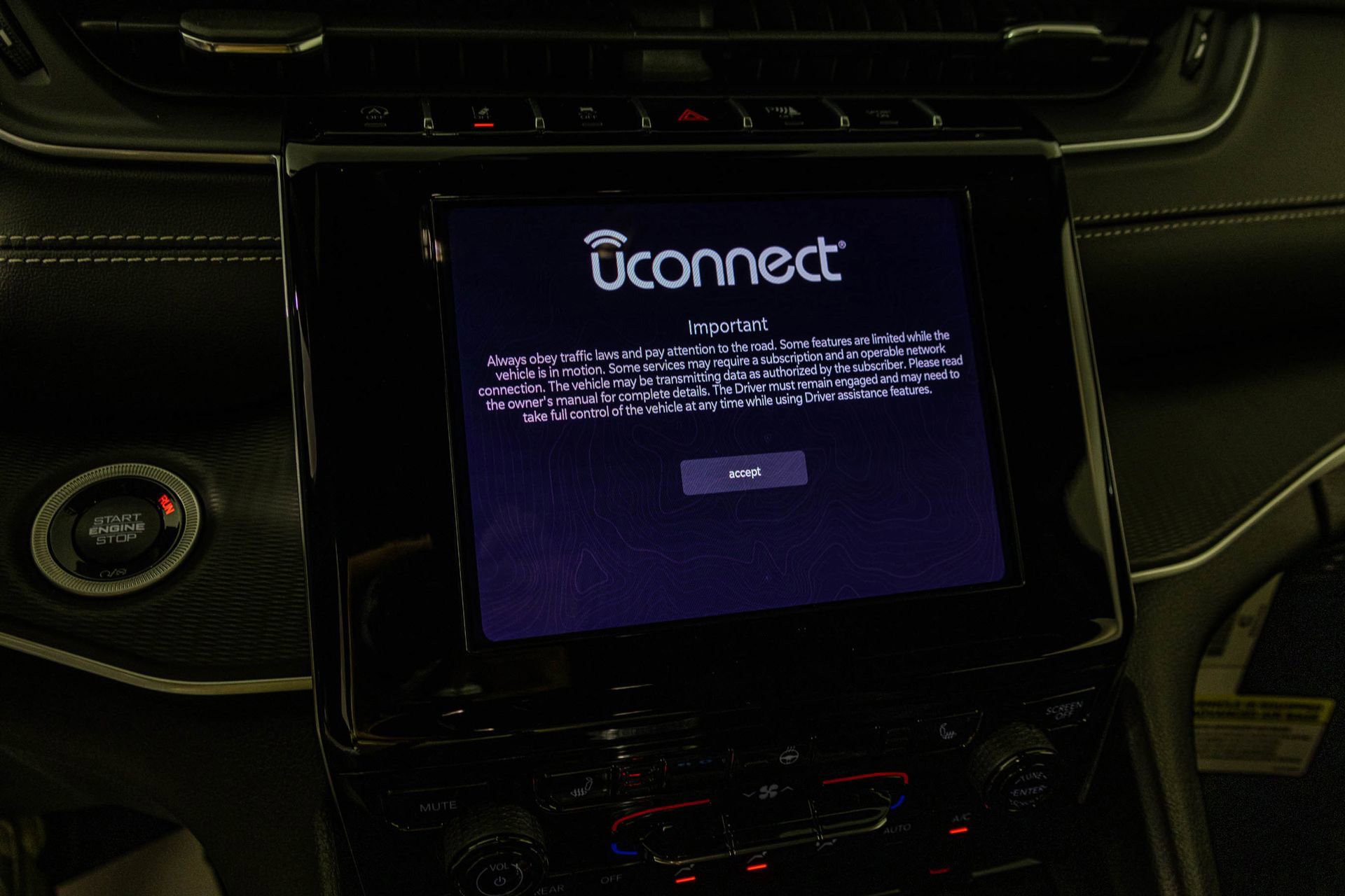 New 2025 Jeep Grand Cherokee Altitude image 21