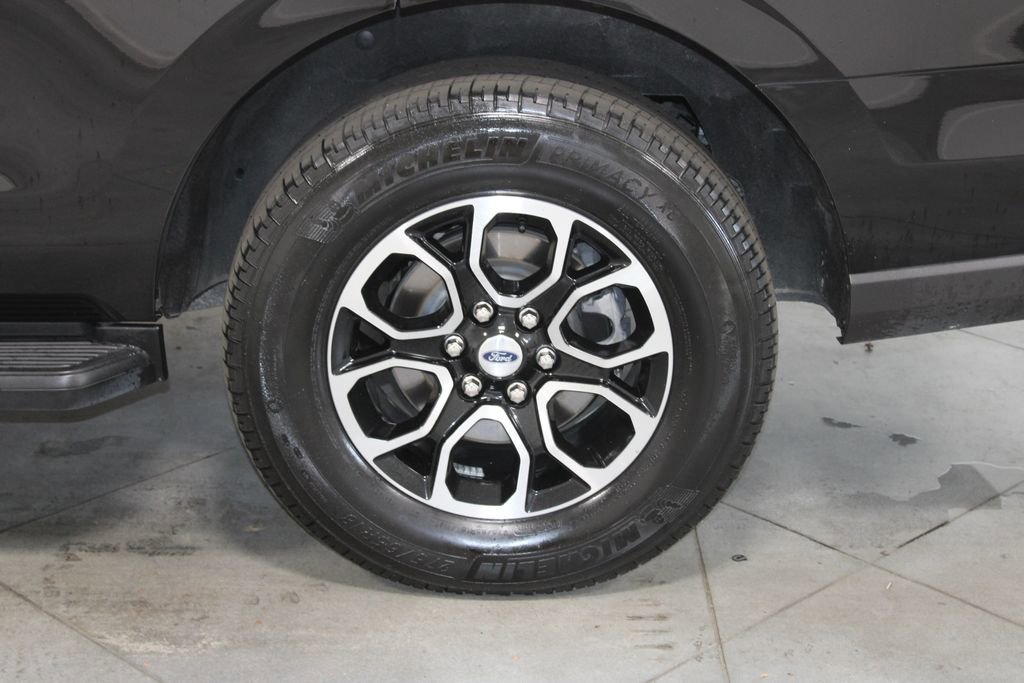 Used 2024 Ford Expedition XLT image 16