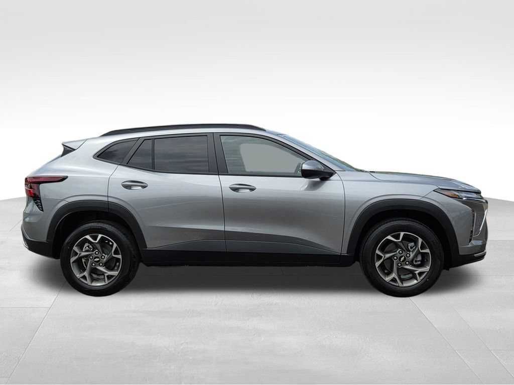 New 2026 Chevrolet Trax LT w/ Driver Confidence Package FWD image 5