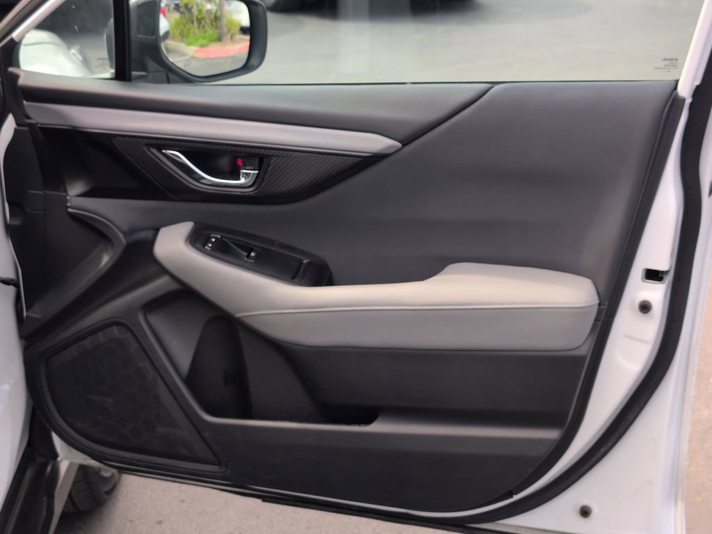 Used 2025 Subaru Outback Premium image 33