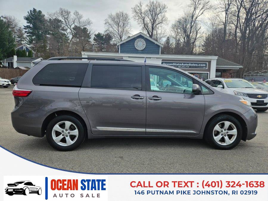 Used 2017 Toyota Sienna LE FWD image 6