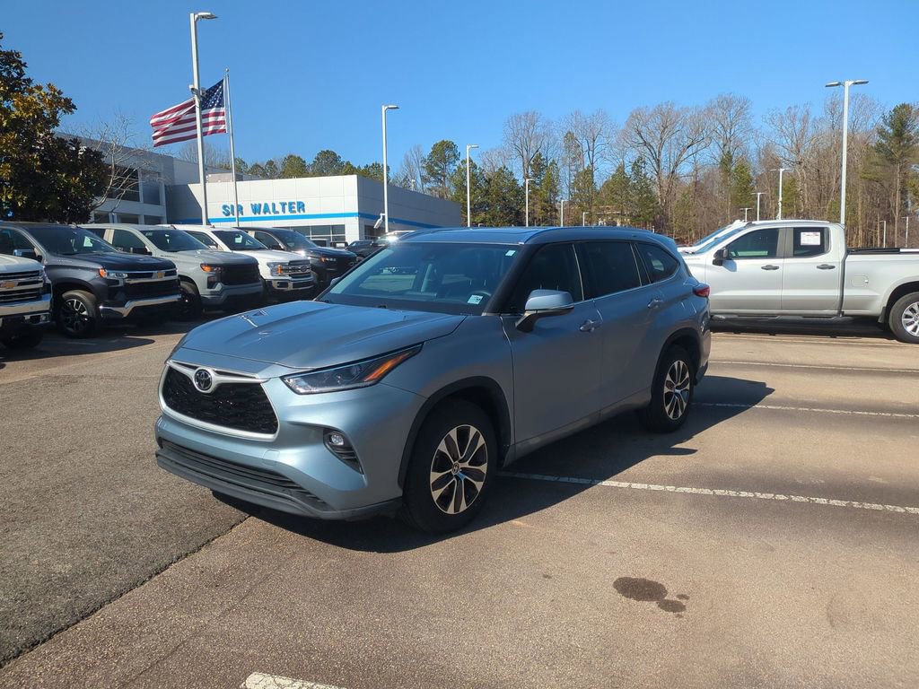Used 2021 Toyota Highlander XLE
